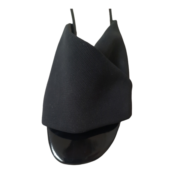 Bandolino Black Patent Slip On Sandals Stretch Straps Shoes Size 8 M - Picture 4 of 6